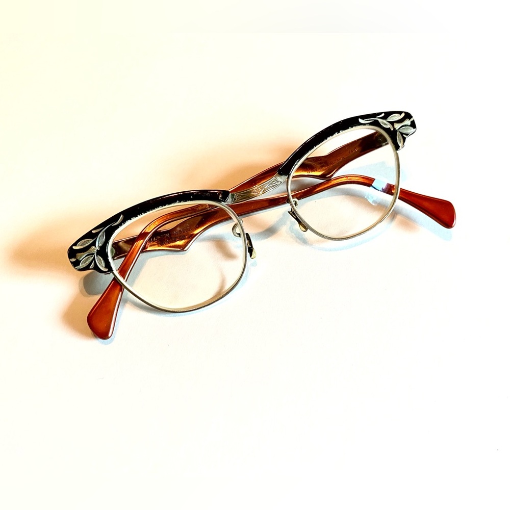 Vintage Ladies 1940’s 12kt Gold Aluminum Frame Cat Eye Glasses By Martin Wells